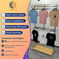 Rak Pakaian Logam Modern dengan Alas Kayu, Rak Pakaian Butik PVD untuk Toko Ritel Pakaian Pria