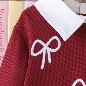 欧美秋季新款女童套装华夫饼干两件套上衣配百褶立体图案裙子嘻哈风格两件套 - Product Image 4