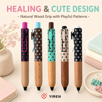 Stylo à bille rétractable YIREN mignon à pois et cœurs, avec grip en bois naturel, Kawaii, pour étudiants, personnalisable avec logo, cadeau, format de poche