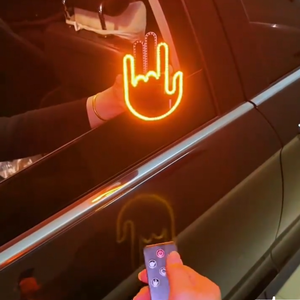 PUERXIN Nouveau Feu Stop Indicateur RC pour Voiture, Accessoire Doigt d'Honneur, Lampe Décorative Intérieure de Fête, Lampe de Conduite Automobile Comique 12V 9W - Product Image 1