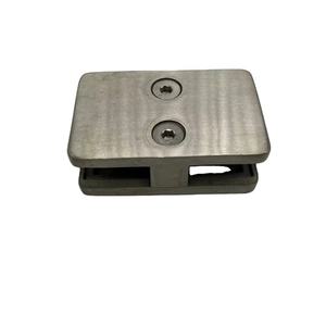 درابزين حائط خارجي بتصميم حديث من الفولاذ المقاوم للصدأ بزاوية 90 درجة مع حامل زجاج مرآة بسور من الساتان - Product Image 5