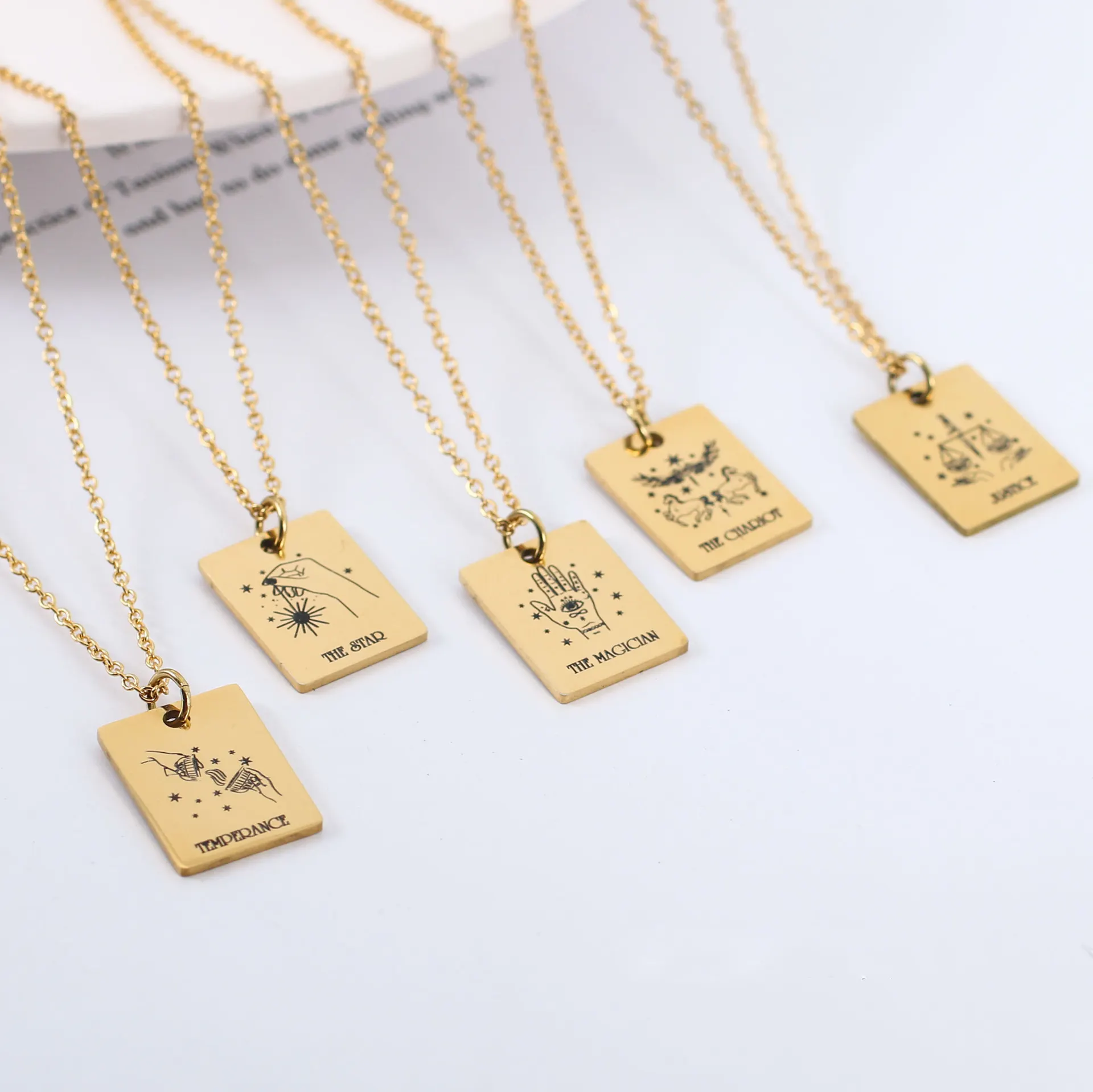 18k Gold Plated Jewelry Necklace Artistic Tarot Pendant Necklace For Women Stylish Stainless Steel Necklace Wholesale