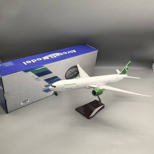Modèle d'avion en résine Boeing 777-300ER de Turkmenistan Airlines à l'échelle 1/158, 47 cm, avec trains d'atterrissage - Product Image 3