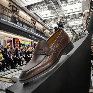 Nouvelles Chaussures Habillées en Cuir de Vachette Première Couche pour Hommes 2025 – Mocassins Penny Haut de Gamme Faits Main en Caoutchouc Style Haricot pour Affaires - Product Image 3