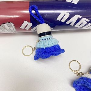 Llavero de muñeco de dibujos animados tejido a mano, colgante ecológico de lana de ganchillo, regalo hecho a mano para novio o novia - Product Image 4