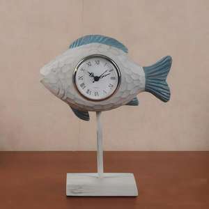 Réveil décoratif en résine motif poisson marin, idéal pour la décoration de maison de style côtier et comme cadeau de pendaison de crémaillère - Product Image 1