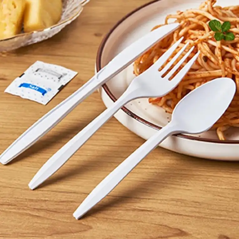 Descartável PP colher garfo conjunto faca para restaurante lastic talheres definir pacotes com pimenta e sal