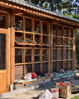 Ventanas Abatibles de Madera de Alto Rendimiento para Uso en Hospitales y Hoteles, Personalizadas, de Madera Sólida, Resistentes al Viento