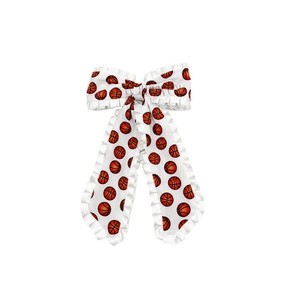 Lazos <span class=keywords><strong>de</strong></span> pelo <span class=keywords><strong>de</strong></span> fútbol <span class=keywords><strong>de</strong></span> tamaño personalizado y patrón con ribete <span class=keywords><strong>de</strong></span> borde con volantes College Soccer Sport Game Day Holiday Hair Clips Pigtail Bow - Product Image 2