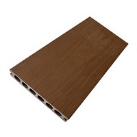 Tarima de WPC de Alta Calidad con Relieve 3D Antideslizante, Tradicional, Cepillada, Encajable, Resistente, Compuesta, Impermeable para Patio