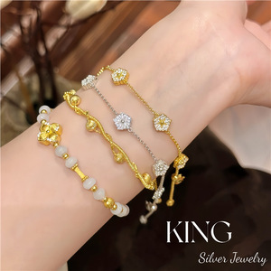 กำไลข้อมือรูปดอกไม้ King Silver Jewelry เงินแท้ 925 ชุบทอง ประดับคริสตัลและเพชรเทียม สำหรับผู้หญิง สวมใส่ได้ทุกวัน - Product Image 5
