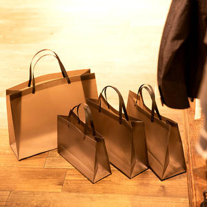 Sac d'emballage en papier pour vêtements exportés du Vietnam Logo propre personnalisé, tailles imprimées au détail Collier Boutique Vêtements Shopping - Product Image 2