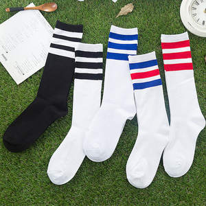 Nouveau hommes/femmes 3 rayures chaussettes en coton rétro Old School Hiphop Skate Long court Meias Harajuku blanc noir hiver Cool - Product Image 6