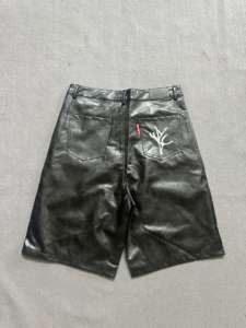 <span class=keywords><strong>Pantaloncini</strong></span> Cargo in <span class=keywords><strong>Ecopelle</strong></span> Nera da Uomo Personalizzati con Borchie Heavy Metal, Bermuda Oversize a Gamba Larga, Abbigliamento Streetwear - Product Image 3