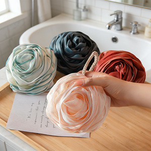 Bola de Baño de Rosas 70g Extra Suave, Tamaño Grande, Flor de Baño de Alta Gama para Mujeres - Product Image 1