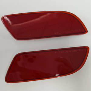 Réflecteur de pare-chocs arrière Corolla Cross 81920-0A040 81910-0A040, en ABS, forme rectangulaire, installation par clip - Product Image 1