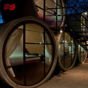 Los tubos de cemento transformados en cabañas independientes son experiencias únicas instalaciones de alojamiento de arte público - Product Image 4
