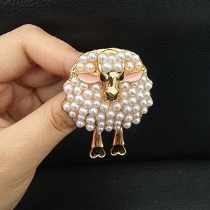 <span class=keywords><strong>Broche</strong></span> Adorable <span class=keywords><strong>Agneau</strong></span> en Alliage Haut de Gamme Incrustée de Perles, Vente en Gros Usine, pour Femme, Costume, Manteau, Épingle de Poitrine - Product Image 3