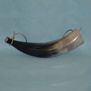 9. Jarra de Cuerno Vikinga al por Mayor, Hecha a Mano, Estilo Rústico, para Banquetes Medievales, Festivales y Restaurantes Temáticos - Product Image 1