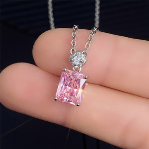 Collana con Ciondolo dal Design Minimalista, Elegante e Versatile, Catena per Clavicola, Gioielli di Moda per Donne - Product Image 1