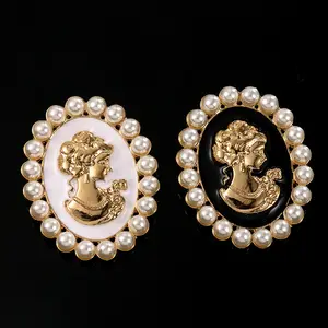 Wholesale Coat Vintage Brooches Women Retro Beauty Queen Acrylic Stone Cameo Pearl Brooch For Girls