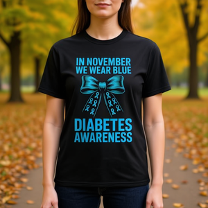 T-shirt Coquette Bow pour la sensibilisation au diabète : en novembre, nous portons du bleu - Product Image 3