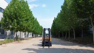 מלגזה חשמלית 1.5 טון 2 טון 2.5 טון 3 טון חדשה MightyCargo מפעל CPD15 סוללת עופרת-חומצה 4X4 מסין - Product Image 5