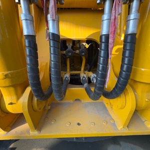 รถขุดไฮดรอลิกแบบตีนตะขาบ โคมัตสึ PC200 ขนาด 20 ตัน สภาพใหม่เกือบเหมือนใหม่ สำหรับงานก่อสร้างคุณภาพสูง - Product Image 5