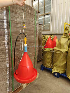 TUOYUN Nuevo producto Comederos de engorde y campana Bebedero de 1 año Animales <span class=keywords><strong>Bebederos</strong></span> automáticos <span class=keywords><strong>para</strong></span> <span class=keywords><strong>gallinas</strong></span> - Product Image 5