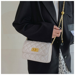 <span class=keywords><strong>Sac</strong></span> <span class=keywords><strong>bandoulière</strong></span> tendance de créateur en cuir PU de luxe, petit <span class=keywords><strong>sac</strong></span> à main <span class=keywords><strong>pour</strong></span> filles, <span class=keywords><strong>sac</strong></span> à <span class=keywords><strong>bandoulière</strong></span> <span class=keywords><strong>pour</strong></span> femmes avec chaîne - Product Image 6