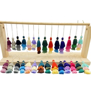 Décoration de Noël en coton et soie faite à la main, écologique, avec des pompons colorés personnalisés en or de 6 cm, E-Magic - Product Image 5