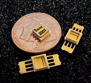 Boîtier SMT SOIC-8 en céramique, hermétique, 8 broches, pour montage en surface, haute fiabilité - Product Image 1