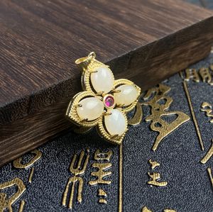 Colgante de jade blanco para mujer, nuevo diseño a buen precio, estilo clásico para compras al por mayor - Product Image 1