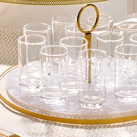 Ensemble de supports à vin en acrylique transparent sur mesure pour la présentation de table Judaica avec porte-gobelets