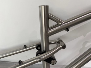 Telaio MTB in Titanio a Sospensione Completa per Ammortizzatore da 190mm - Product Image 3