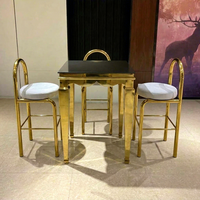 Table de bar et chaises modernes en acier inoxydable avec cadre métallique carré et plateau en verre, durables, pour usage domestique et hôtelier