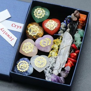 Ensemble de Pierres Naturelles de Guérison 7 Chakras en Gros, Collier Pendentif Cœur Gravé et Bracelet à Éclats de Chakra avec Boîte Cadeau - Product Image 2