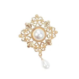 Broche en alliage plaqué or imitation perle à motif géométrique vintage de style rétro européen américain, unisexe, cadeau de mariage ou de fête - Product Image 6