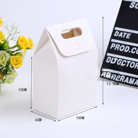 Boîtes en papier Kraft blanches pliables portables pour petits cadeaux pour parfum bijoux Macaron gâteau bonbons Snack ou autres articles
