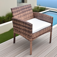 Ensemble de meubles d'extérieur en rotin avec table basse en verre |   2 chaises, canapé deux places, coussins, couleurs et styles personnalisés pour les patios