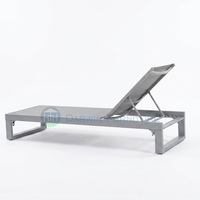 Chaise longue de plage et de piscine d'extérieur sur mesure OEM de l'usine de Foshan avec cadre en aluminium durable – Vente en gros