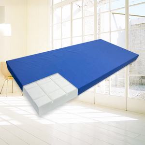 Colchón médico de hospital con cubierta impermeable Colchón de espuma resistente a las manchas de cuidado saludable con cubierta de PU - Product Image 1