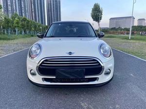 <span class=keywords><strong>Mini</strong></span> <span class=keywords><strong>Cooper</strong></span> Usado <span class=keywords><strong>2015</strong></span> 1.5T Turbo Automático Hatchback Cinco Puertas Cuatro Plazas con Asientos de Cuero Interior Oscuro Llantas R17 - Product Image 2