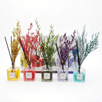 Collection de diffuseurs d'arômes pour la maison et l'hôtel, prêts à être expédiés, sans alcool, à base d'huiles essentielles naturelles, avec emballage.