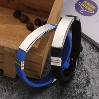 Bracelet en acier inoxydable gravé MECYLIFE avec bande en silicone souple et nom gravé