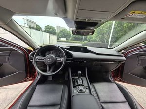 Auto Usado en Venta, <span class=keywords><strong>Mazda</strong></span> <span class=keywords><strong>3</strong></span> Axela <span class=keywords><strong>2020</strong></span>, 1.5L Automático, Edición Premium con Techo Corredizo, Matriculado Agosto <span class=keywords><strong>2020</strong></span>, 38,000 km de Kilometraje - Product Image 5