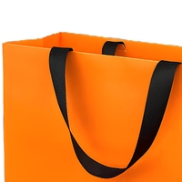Sac cadeau de luxe en carton écologique avec poignées torsadées, matériaux recyclés, impression numérique pour promotions