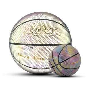 Ballon de basketball lumineux, brillant, holographique et réfléchissant - Product Image 5