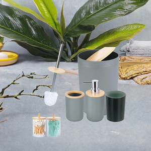 Ensemble d'accessoires de salle de bain en bambou gris, 7 pièces en plastique : plateau de bain, porte-savon, gobelet, support de brosse WC, organisateur de comptoir – Idéal pour hôtel et maison - Product Image 2