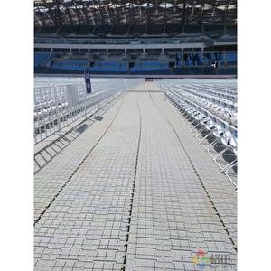 Rollo de suelo antideslizante de plástico Alquiler temporal Piso de tienda de campaña blanco para protección de césped para eventos de conciertos al aire libre - Product Image 1